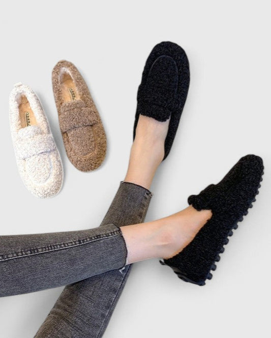 Solenne | Warm slip-on shoes with elegant design